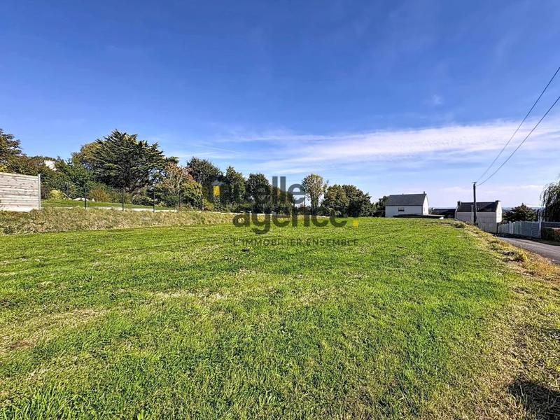 Terrain constructible - 1 012 m²