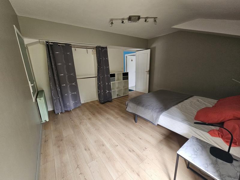 Maison - 247 m² - 8 pièces