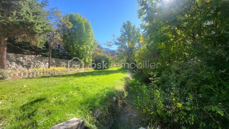 Maison traditionnelle - 275 m² - 12 pièces