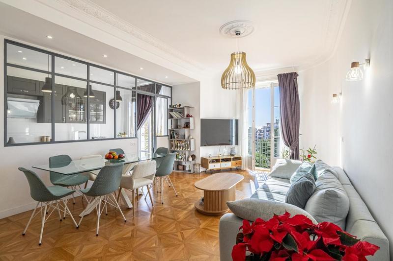 Appartement - 97 m² - 4 pièces