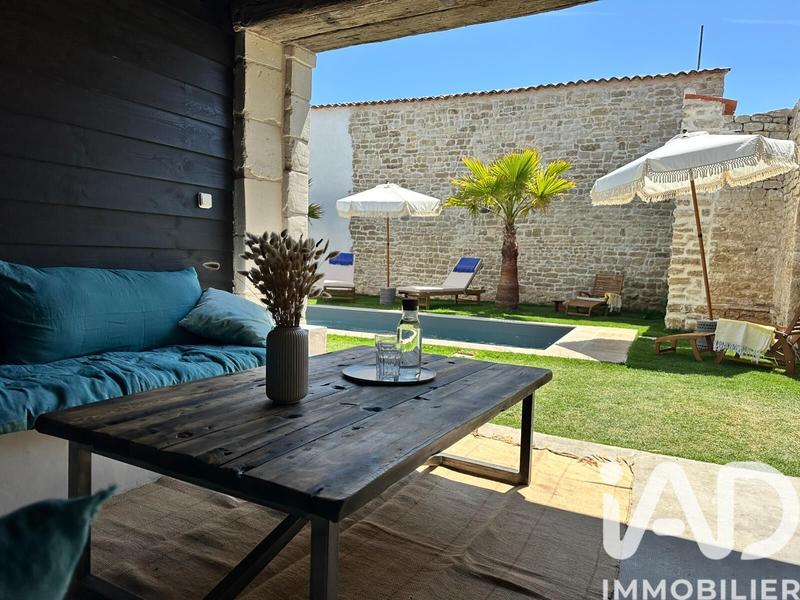 Maison - 230 m² - 7 pièces