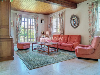 Maison - 196 m² - 8 pièces