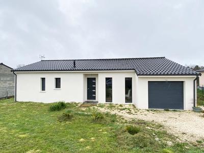 Maison - 90 m² - 4 pièces