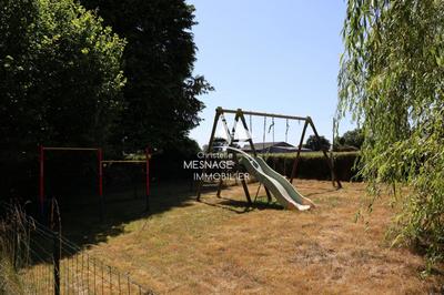 Maison - 252 m² - 10 pièces