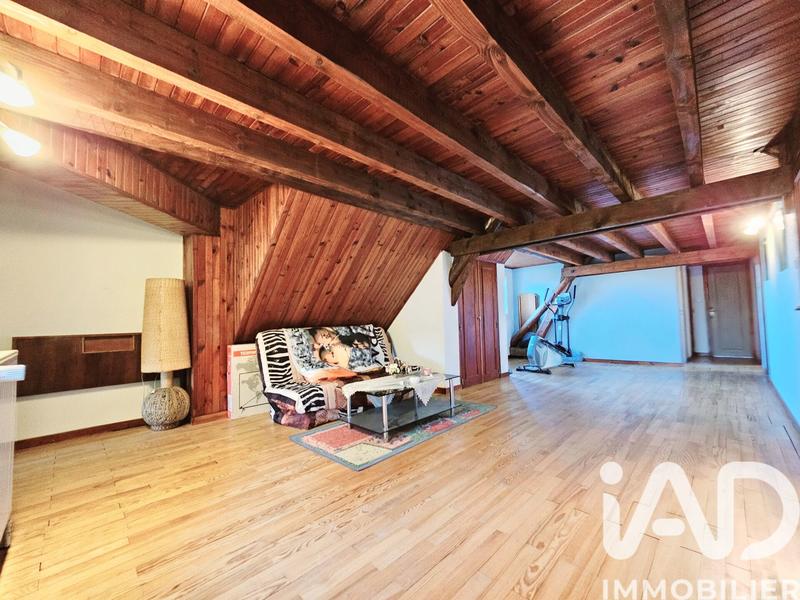 Maison - 238 m² - 11 pièces