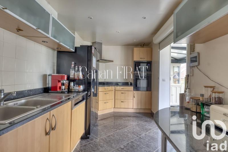 Maison - 195 m² - 7 pièces