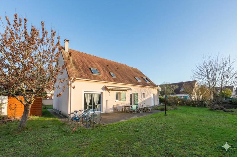 Maison - 200 m² - 8 pièces