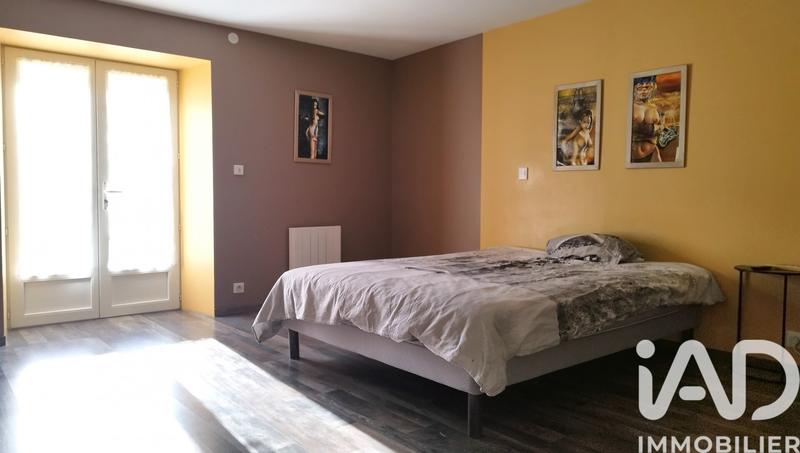 Maison - 222 m² - 8 pièces