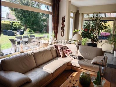 Maison - 230 m² - 11 pièces