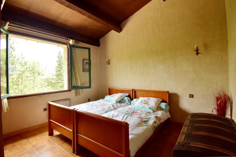 Maison - 186 m² - 11 pièces