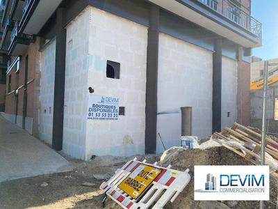 Local commercial - 204 m²