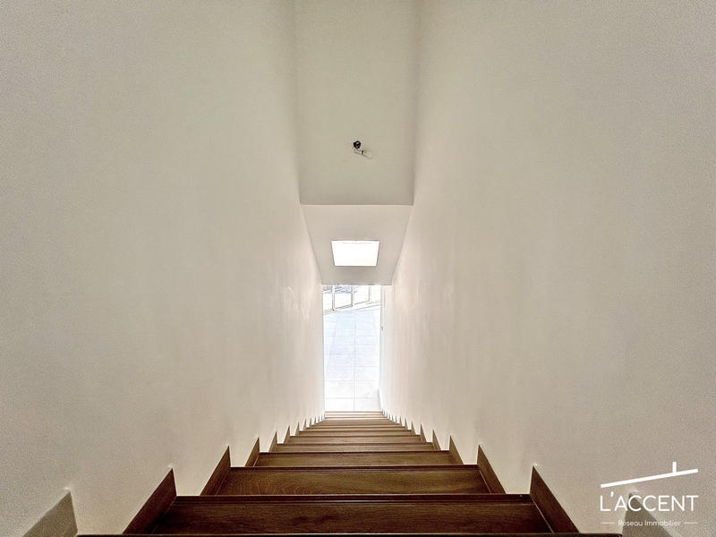 Maison - 191 m² - 6 pièces