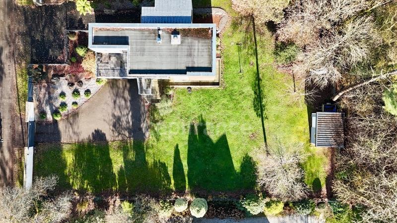 Maison - 176 m² - 7 pièces