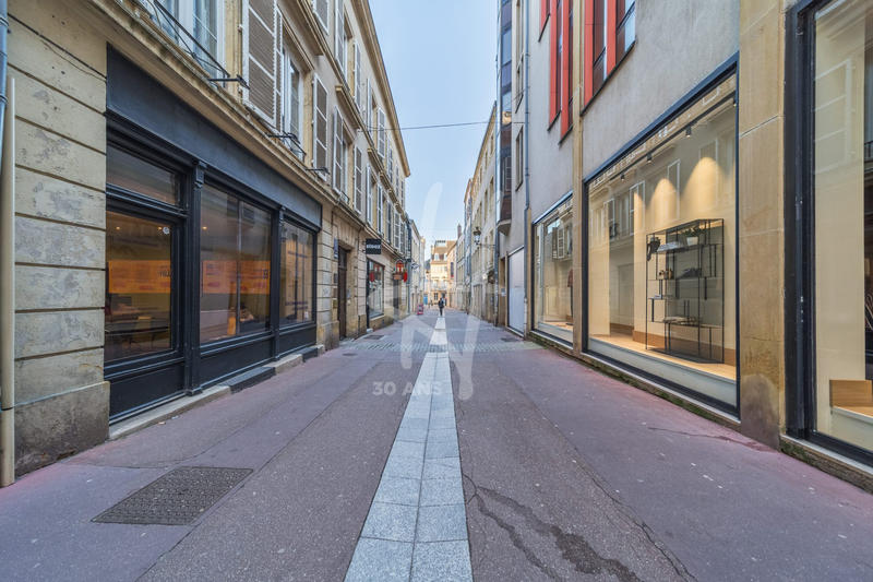 Bureau - 68 m² - 4 pièces