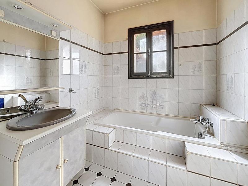 Maison - 98 m² - 6 pièces