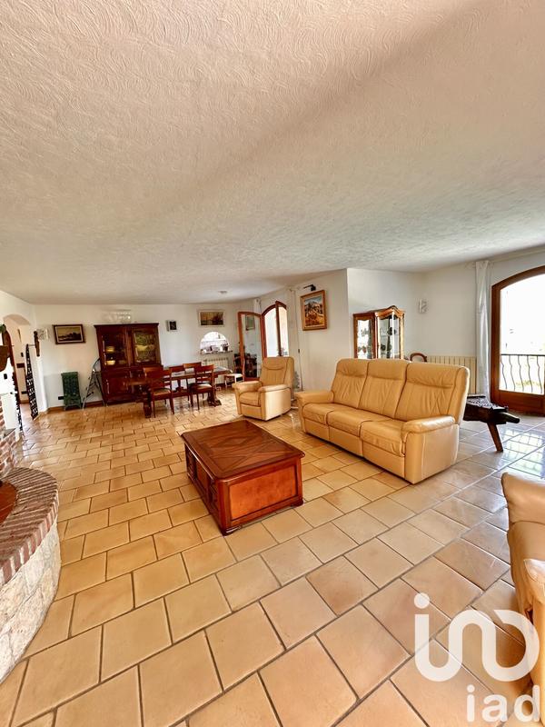 Maison - 295 m² - 9 pièces