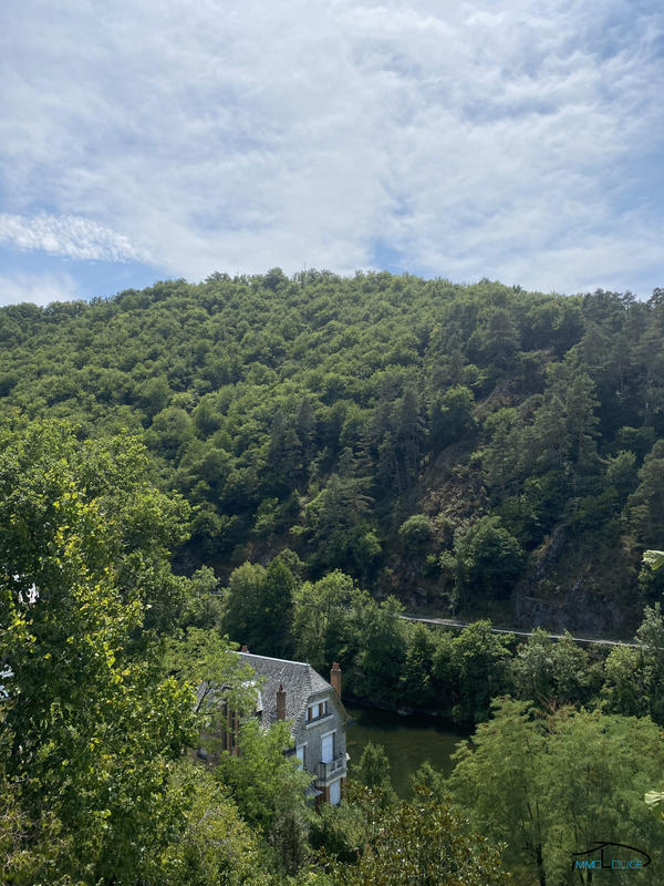 Maison - 180 m² - 10 pièces