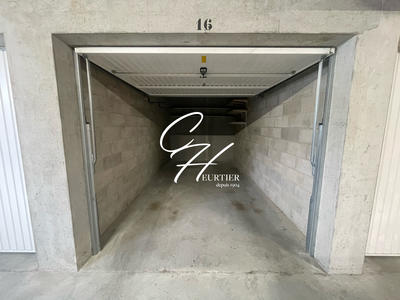 Parking / Garage - 13 m²