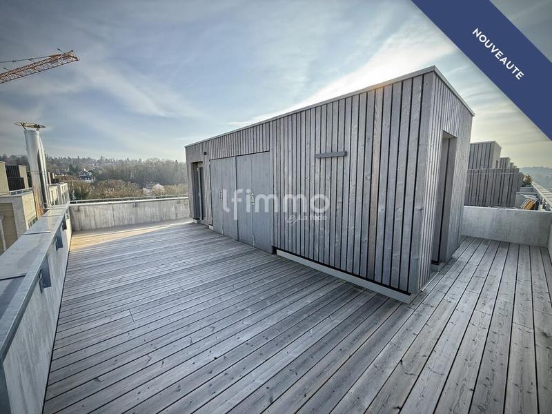 Loft - 121 m² - 5 pièces