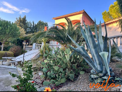 Maison - 220 m² - 6 pièces