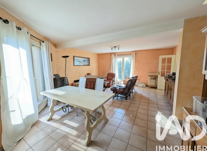 Maison - 94 m² - 7 pièces