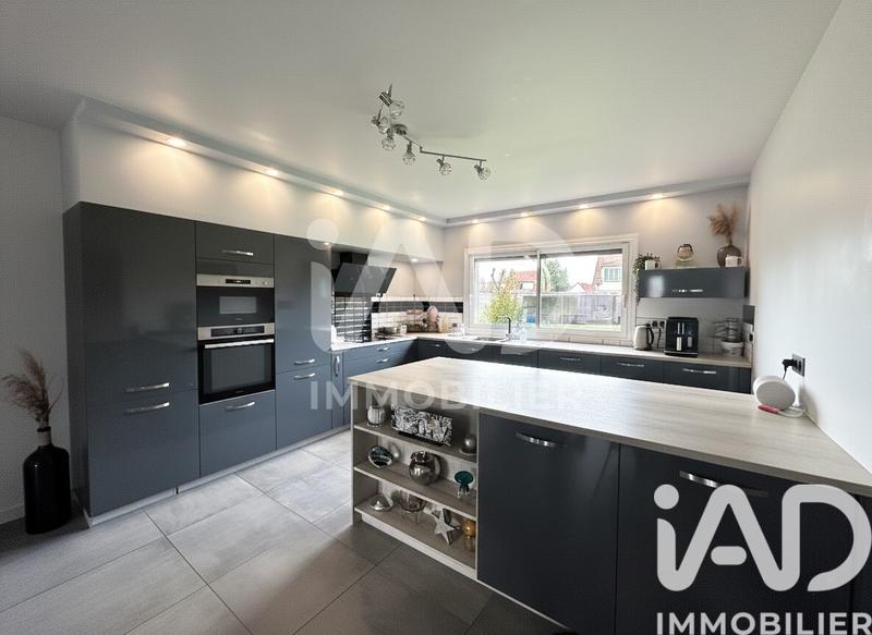 Maison - 210 m² - 7 pièces