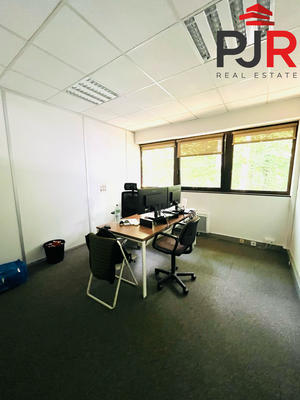 Bureau - 116 m² - 1 pièce