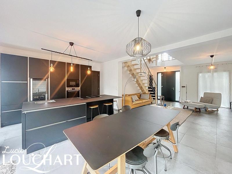 Maison - 178 m² - 7 pièces