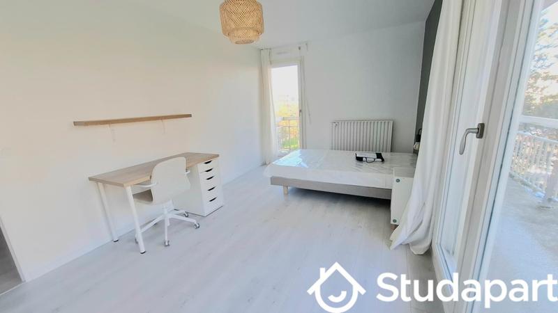 Chambre - 9 m² - 1 pièce