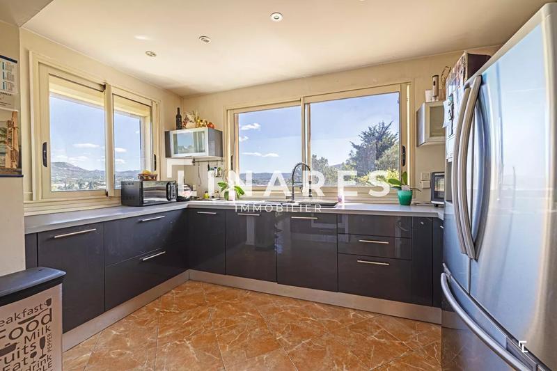 Villa - 167 m² - 6 pièces