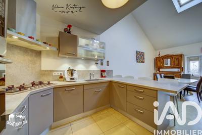 Maison - 215 m² - 9 pièces