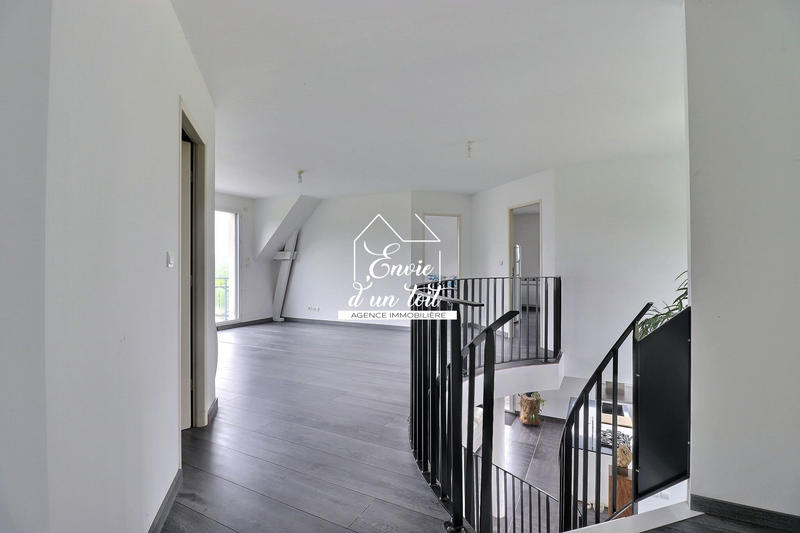 Maison contemporaine - 218 m² - 6 pièces