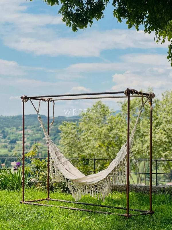 Maison - 240 m² - 8 pièces