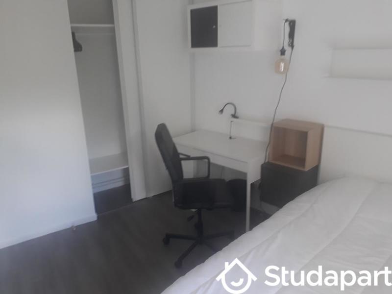 Chambre - 10 m² - 1 pièce