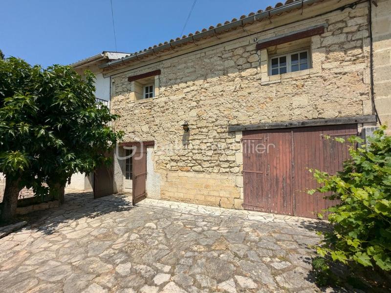 Maison traditionnelle - 250 m² - 11 pièces