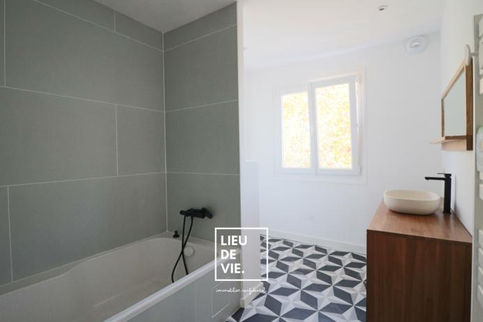 Maison ancienne - 325 m² - 9 pièces