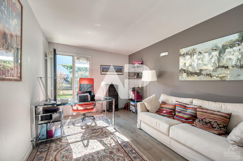 Maison - 225 m² - 6 pièces