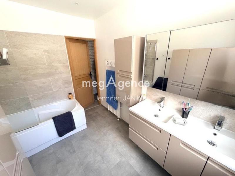 Maison - 120 m² - 6 pièces