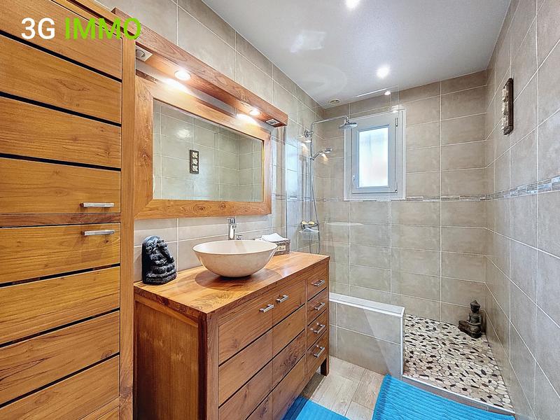 Villa - 90 m² - 5 pièces