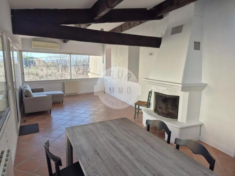 Appartement - 75 m² - 3 pièces