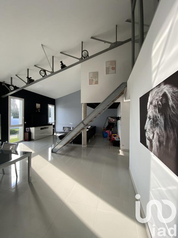 Maison - 239 m² - 7 pièces