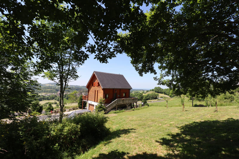 Châlet - 81 m² - 8 pièces