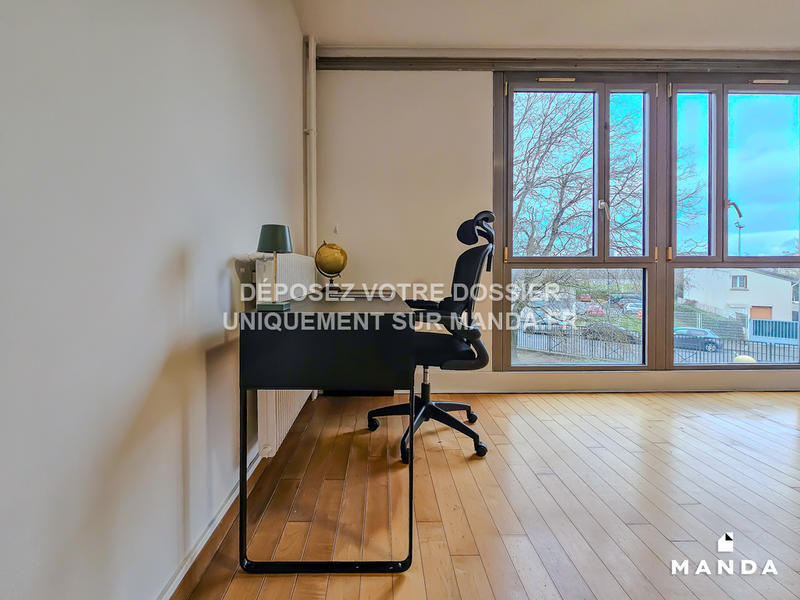 Chambre - 10 m² - 4 pièces