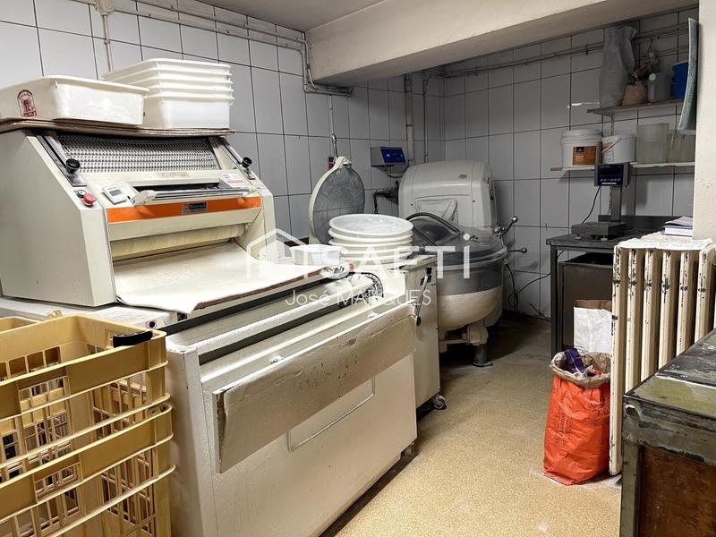 Local commercial - 262 m² - 7 pièces