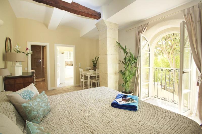 Maison - 615 m² - 16 pièces