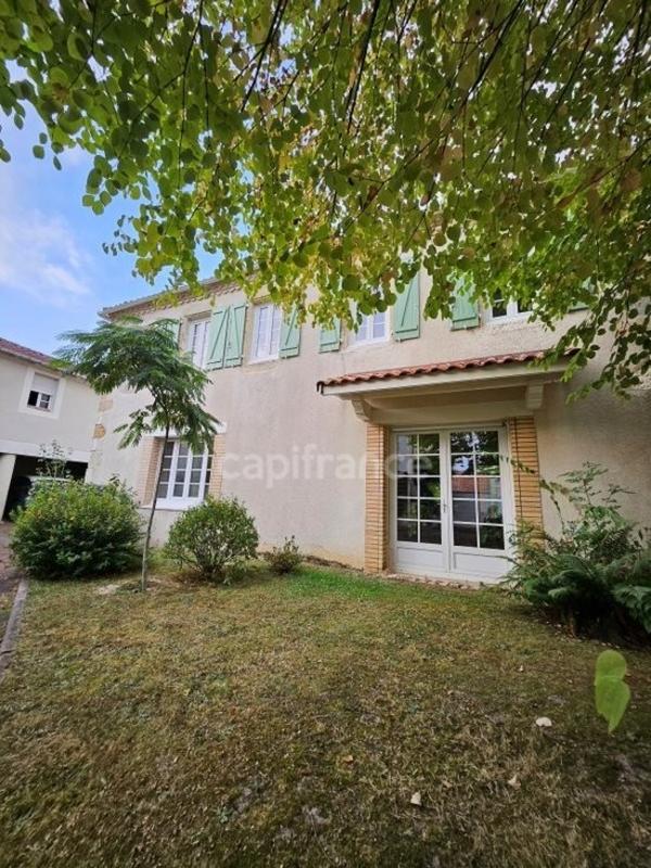 Maison - 210 m² - 5 pièces