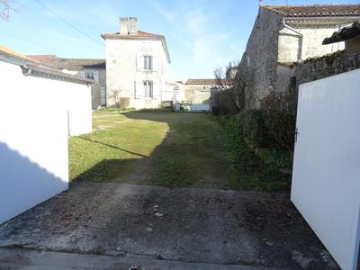 Maison en pierre - 238 m² - 8 pièces