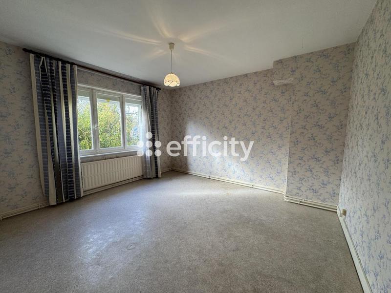 Maison - 90 m² - 9 pièces