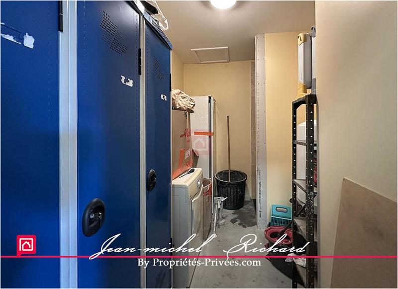 Local d'activité / Entrepôt - 153 m² - 5 pièces