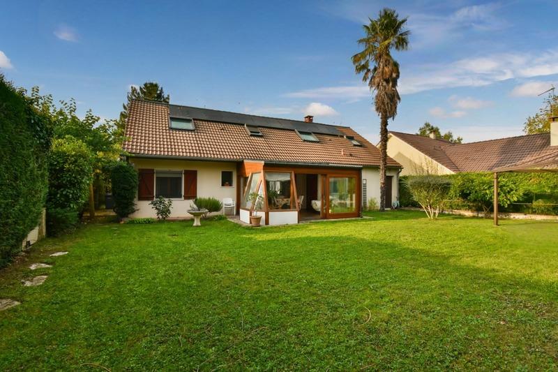 Maison - 180 m² - 8 pièces